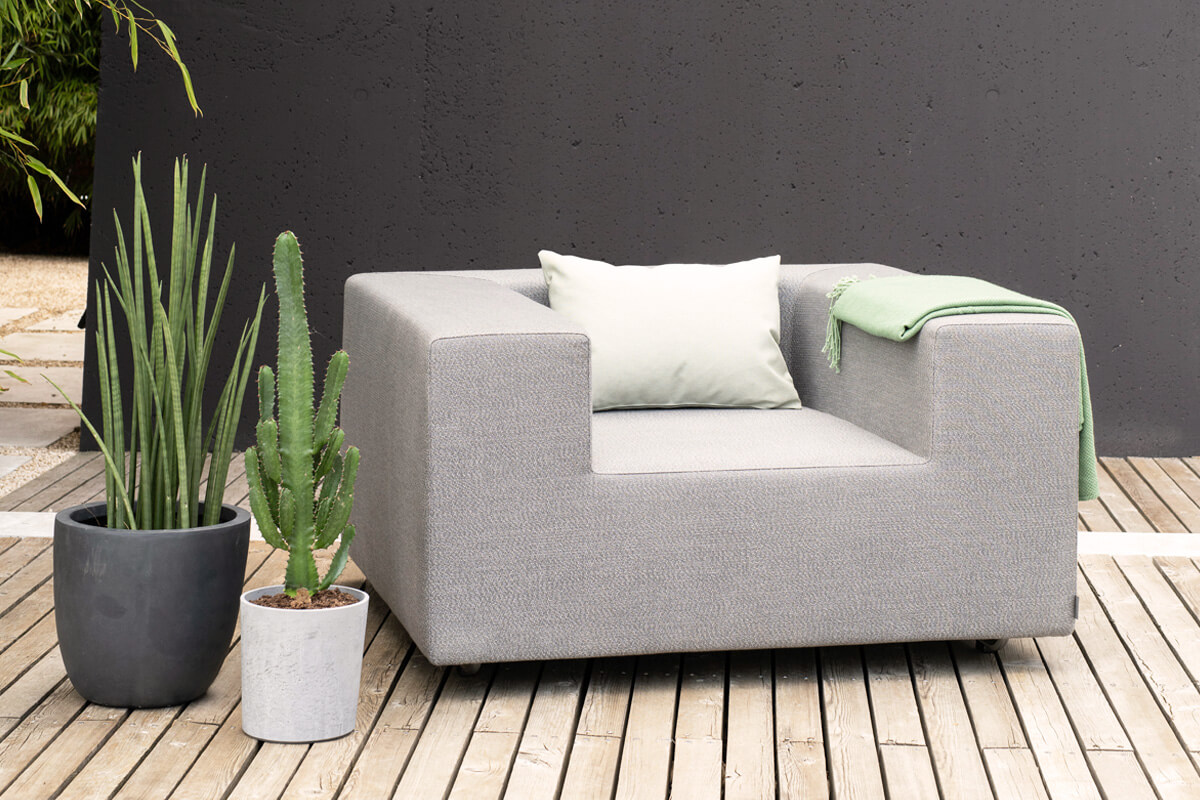 OUTDOOR ARMCHAIR LOOP